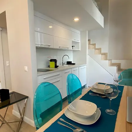 Stylish Near The River Apartment *